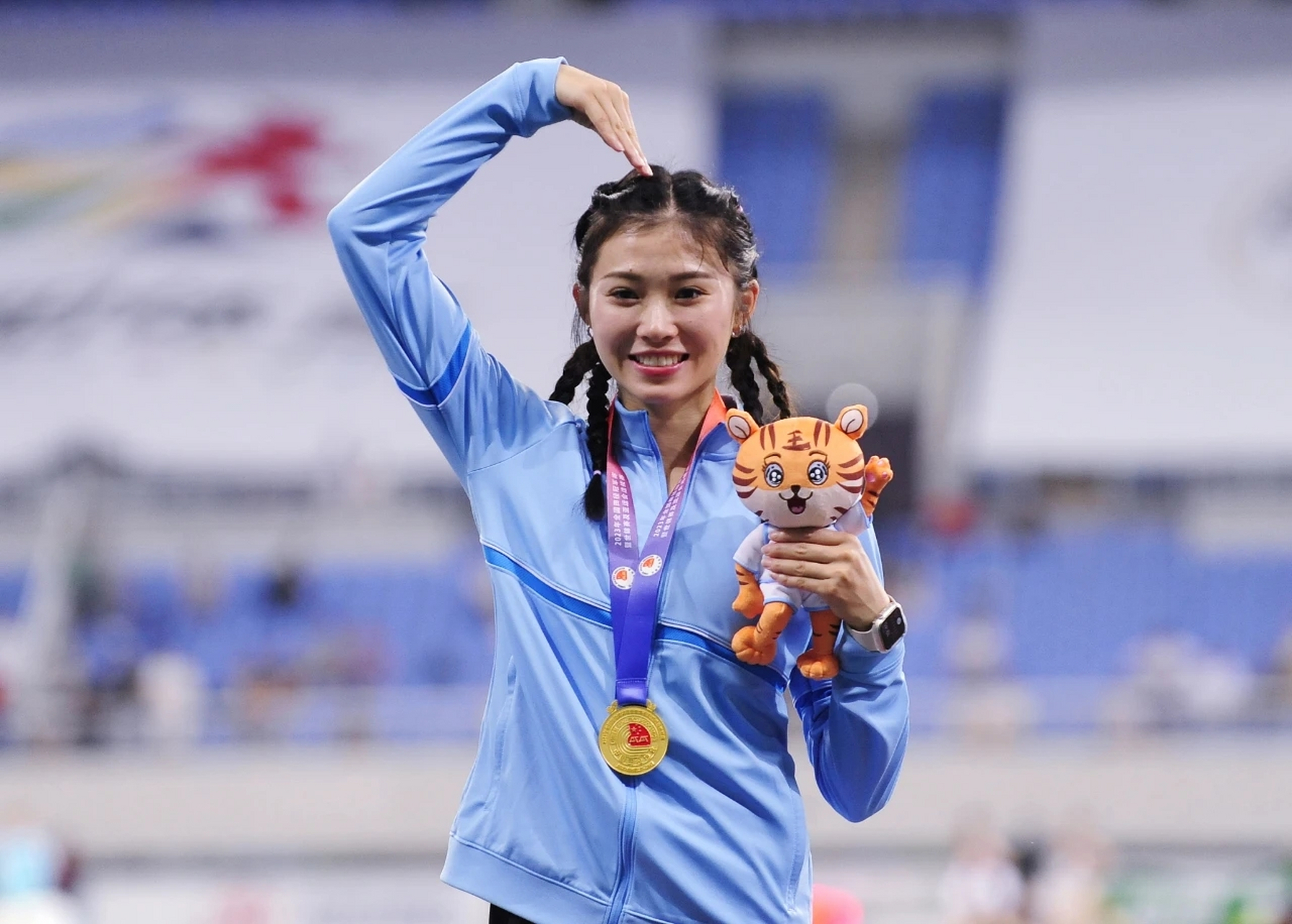 米乐体育网站-田径女子米比赛，科特迪瓦选手斩获金牌的简单介绍